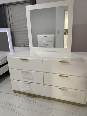 Dresser with mirror