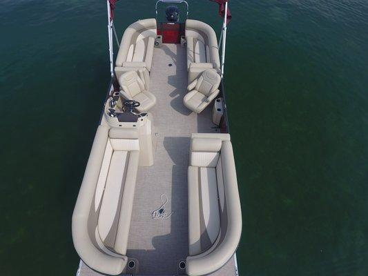 Crest II Elite Pontoon layout