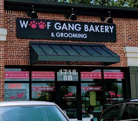 Woof Gang Bakery & Grooming