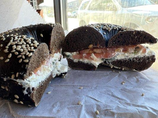 Pumpernickel with scallion CC and tomatoes