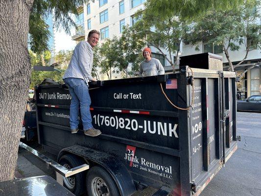 24/7 Junk Removal