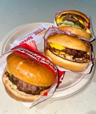 3 Double doubles with no tomato, add grilled onions & pickles. Yum!