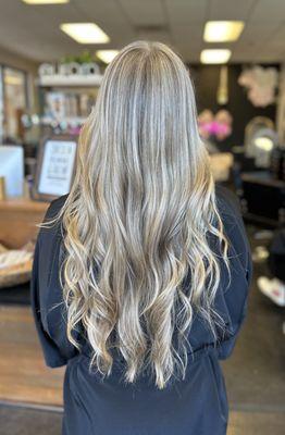 Winter frost bite  
Soft highlights with a shadow root for a seamless grow out. Ask for Tamilyn