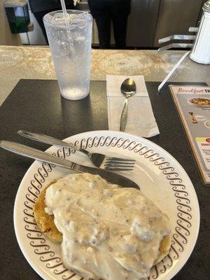 Biscuit and gravy