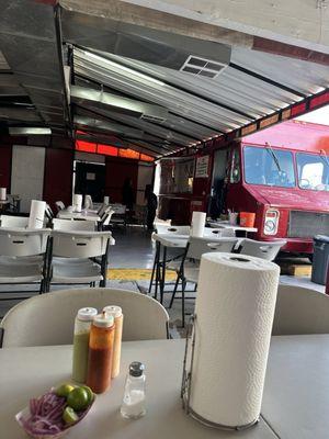 Food truck and place are super clean!!