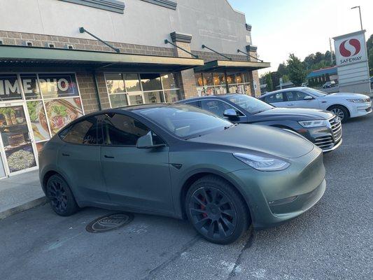 Yoooooo Mr. Truong's Tesla is a Bombbbb