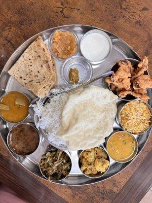 Veg thali platter (lunch)