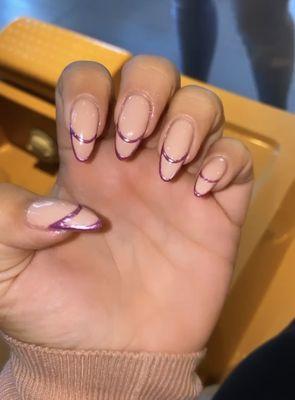 Chrome outlined nails ! Obsessed! Done by Vy !