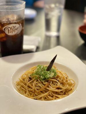 Peperoncino Pasta (super garlicky goodness!!)