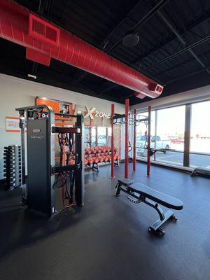 At HOTWORX, you have access to a functional exercise zone fully equipped with kettlebells, dumbbells, battle ropes, & more.