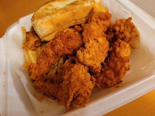 Chicken tenders half reg spice half hot with texas toast and fries