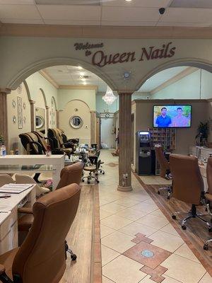 Queen Nails