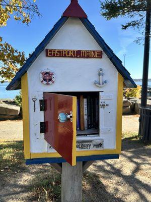 Cutest little free library ever!