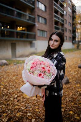 Pink roses and hydrangeas