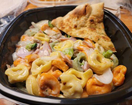 Alfredo Tortellini (customizable pasta)