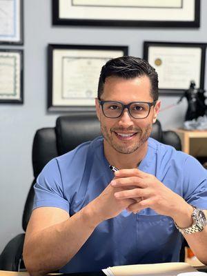 Dr. Luis Villarreal, B.Sc, D.C.