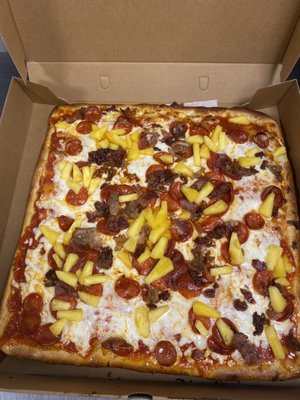 PINEAPPLE AND HAM AND PEPPERONI SQUARE