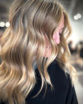 Drooling over this honey blonde by Riley!