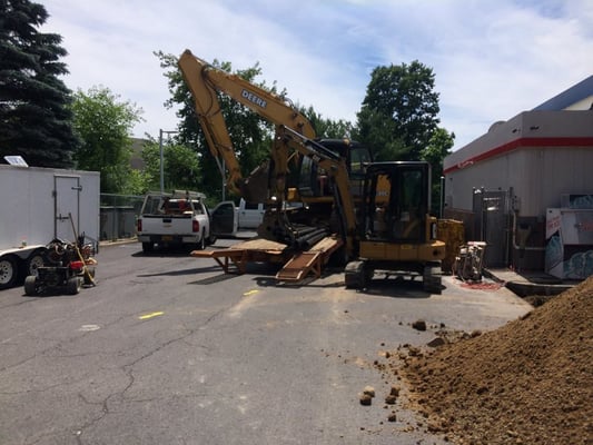 Installing a new sewage lift station for a gas station. crews completed it in 2 days! Great Job! www.518PlumbingToday.com visit us today!