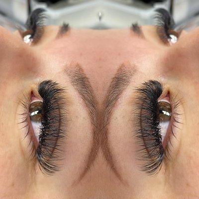 Full volume lashes