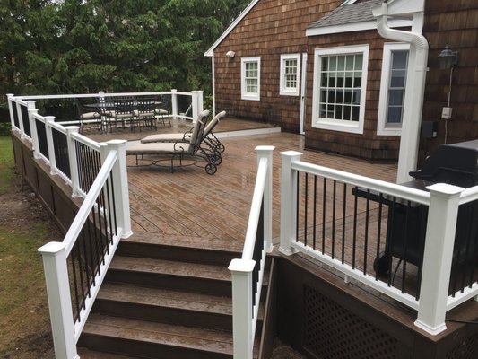 East Hills Roslyn - Timbertech Deck and railing