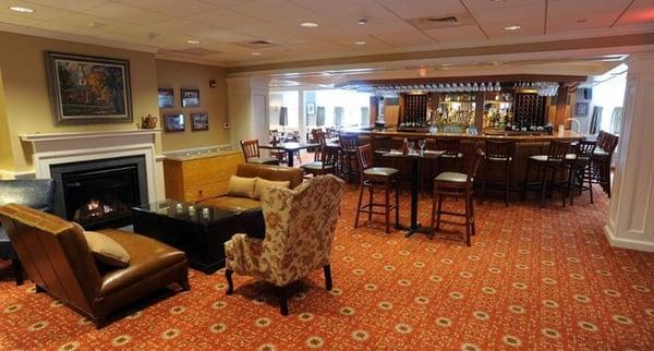 American Rug installed carpet in the newly renovated Deerfield Inn.  A great place for drinks & aps or dinner & brunch.