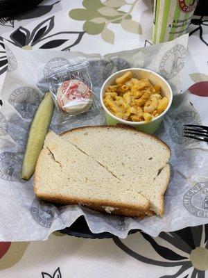 olivia's old south on white bread, mac & cheese