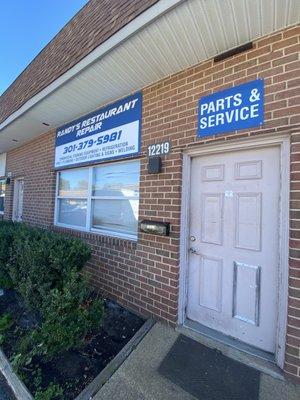 Here is the front of our building so you can make sure you're entering the correct business.