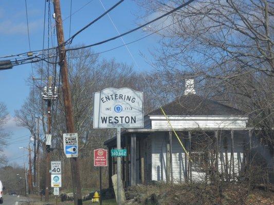 Entering Weston, Weston Mass.