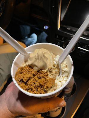 Salted Caramel Cookie with Granola,Cookie crumble and yogurt bits