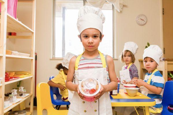 Making our own "Charlotte aux fraises" cakes!