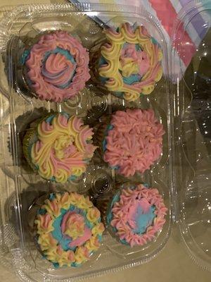 Baby shower cupcakes