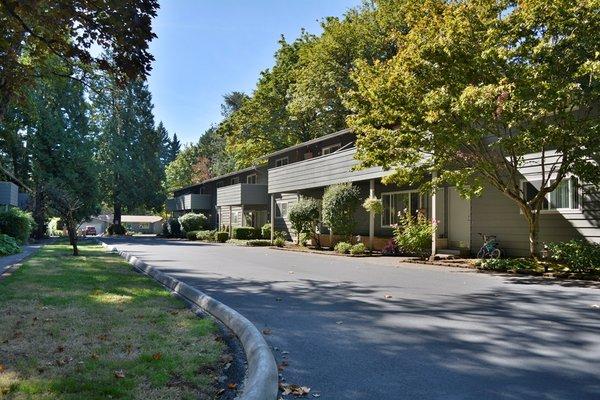 Laurelwood Apartments