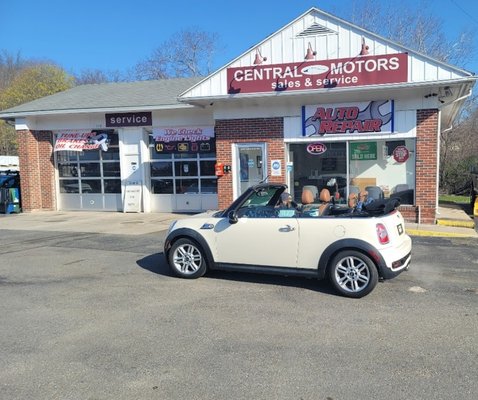 Summer was made for Mini convertibles!