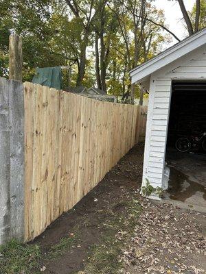 Short stretch of 6ft pine privacy!