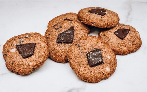 Macadamia Chocolate Chunk Cookies