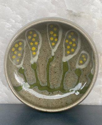 Lovely bowl with floral motif.