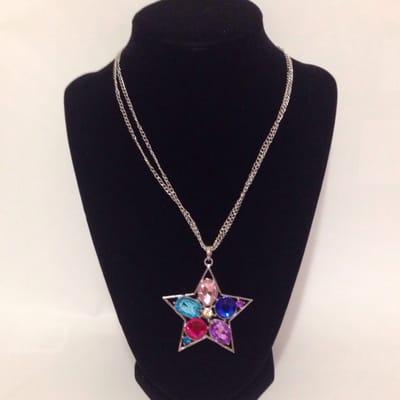 Fashion gem necklace