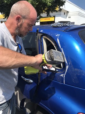 Quarter glass replacement on a PT cruiser