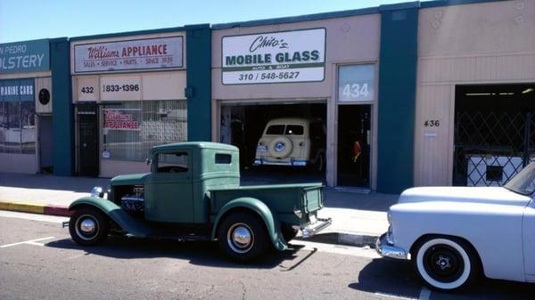 SERVICING ALL AUTOMOTIVE GLASS, SPECIALIZING IN THE CLASSICS!