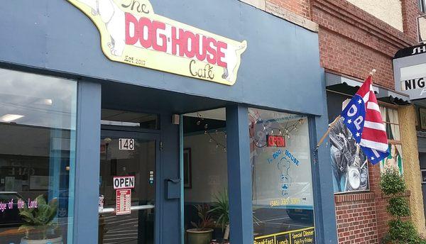 Dog House Cafe