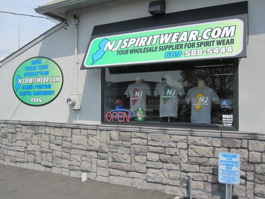 www.NJSpiritWear.com at 5 Points in Hamilton NJ - We ship free anywhere in New Jersey !!