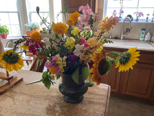 Guess how much for this giant bouquet of our cuttings