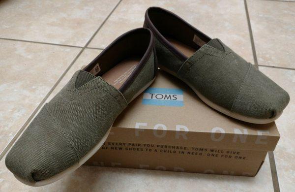 Mens Toms