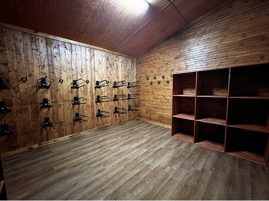 Arena Barn - Dream tack room