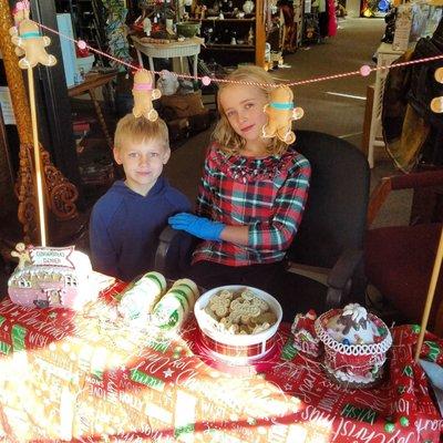 This is the owners niece and nephew. The kids have a lemonade and cookie stand from time to time. Sweet kids!