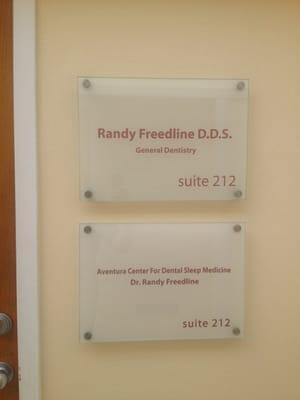 Entrance to Dr. Randy Freedline, DDS