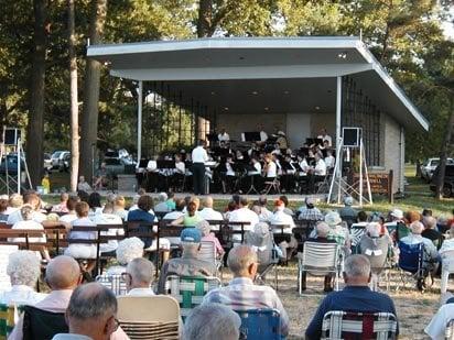 Summer concert at Antelope Park.  Courtesy: artsincorporated.org