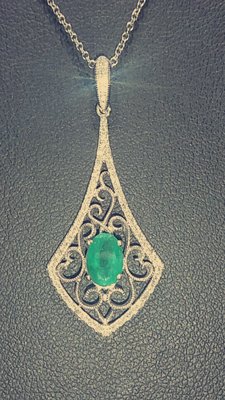 14kt white gold Diamond & Emerald Pendant