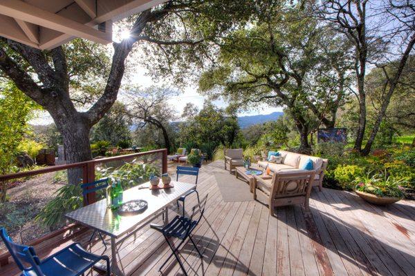 A unique Sonoma location with quiet and privacy, yet close to shops, restaurants and wineries.